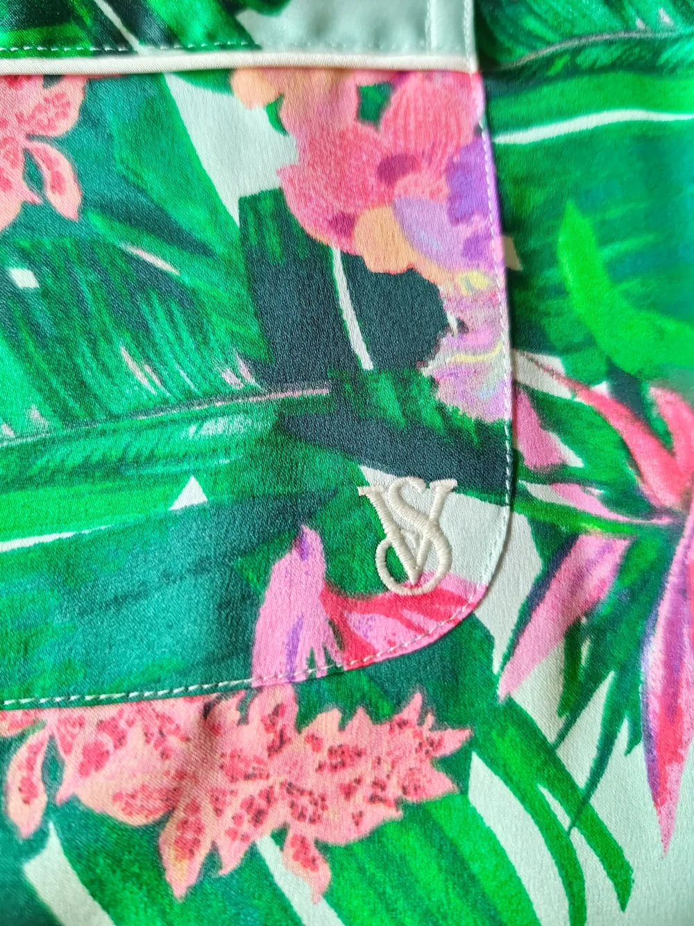 Victoria Secret Satin Floral Pajama Set in Mint & Green Size L
